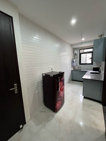 Parking in 2 BHK Builder Floor at Sector 43 – for Rent