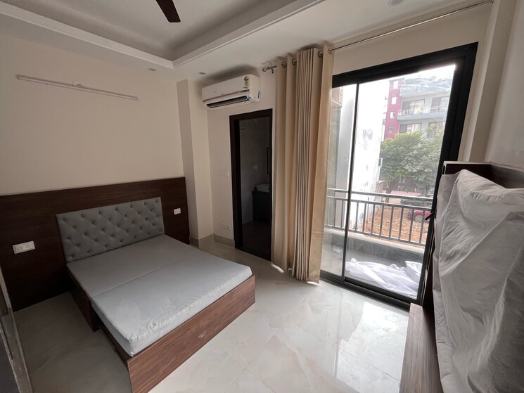 Room, sector 43 2 Bedroom 1245 Sq.Ft. Builder Floor In Sector 43 Gurgaon 9368321