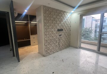 Room in 4 BHK Apartment at Ansal API Esencia, Sector 67 – for Sale