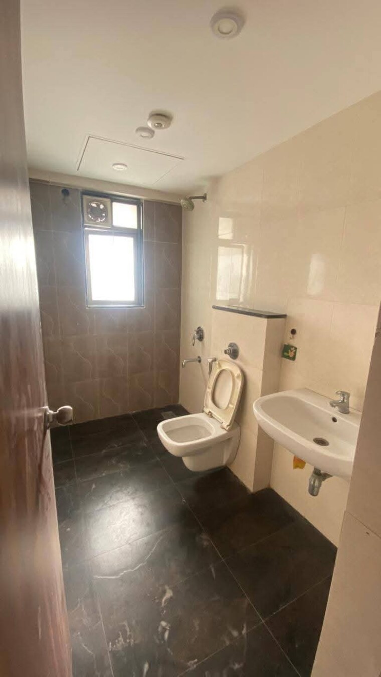 Bathroom, lodha-casa-rio 2 Bedroom 969 Sq.Ft. Apartment In Dombivli East Thane 9368337