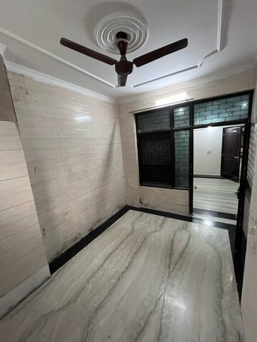 Room in 1.5 BHK Builder Floor at Ansal Sushant Lok I, Sector 43 – for Rent