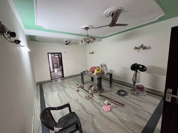 Team Area in 1.5 BHK Builder Floor at Ansal Sushant Lok I, Sector 43 – for Rent