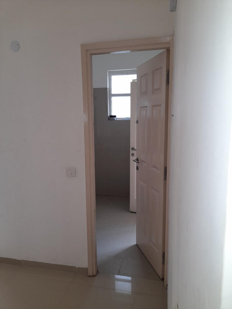 Room, emaar-mgf-emerald-hills 3 Bedroom 1380 Sq.Ft. Apartment In Sector 65 Gurgaon 9368351