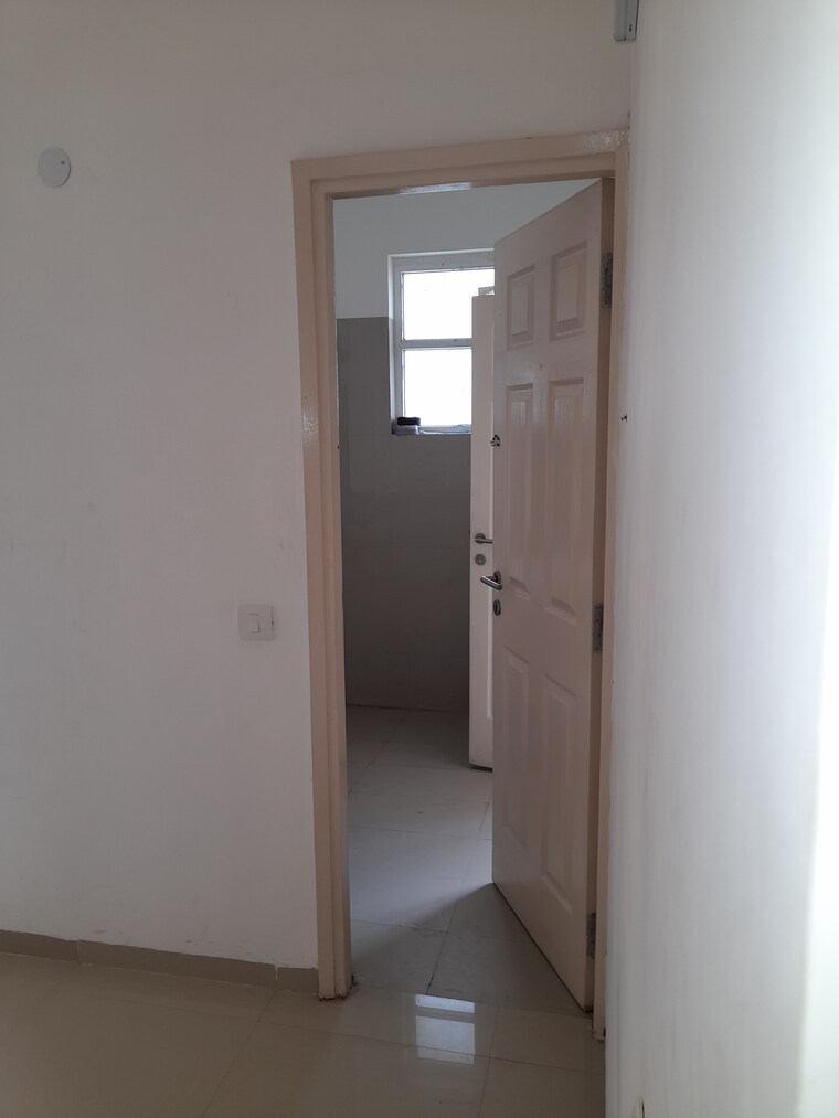 Room, emaar-mgf-emerald-hills 3 Bedroom 1380 Sq.Ft. Apartment In Sector 65 Gurgaon 9368351