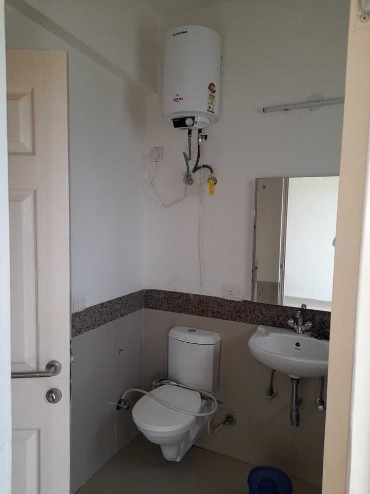 Bathroom, emaar-mgf-emerald-hills 3 Bedroom 1380 Sq.Ft. Apartment In Sector 65 Gurgaon 9368351