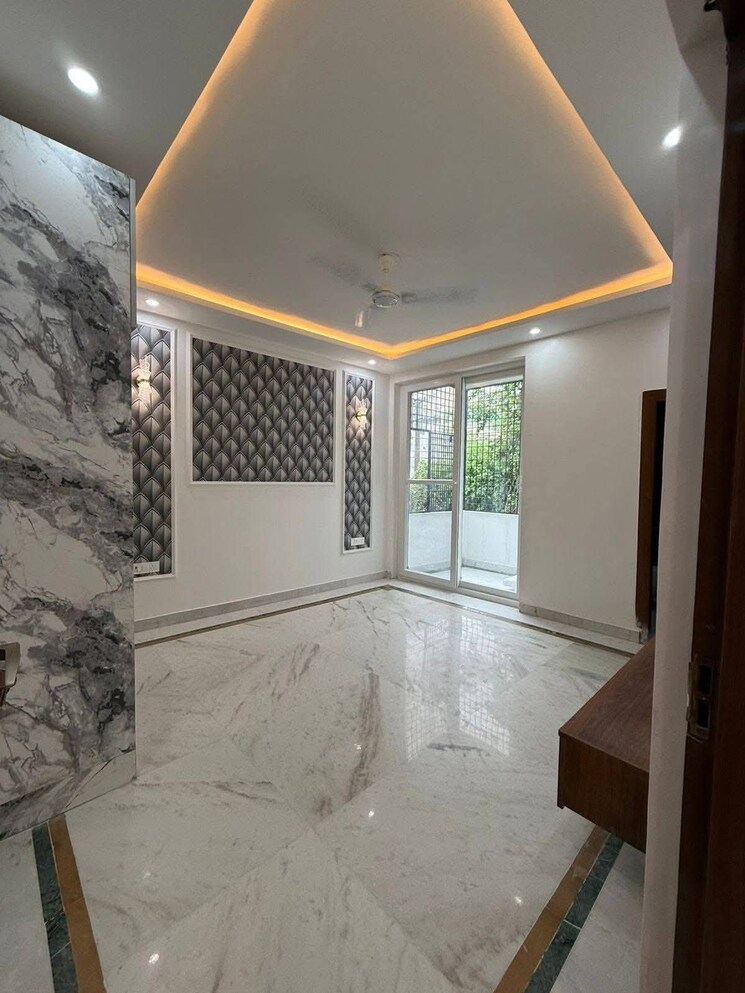 Room, uppal-southend 4 Bedroom 415 Sq.Yd. Builder Floor In Sector 49 Gurgaon 9368370