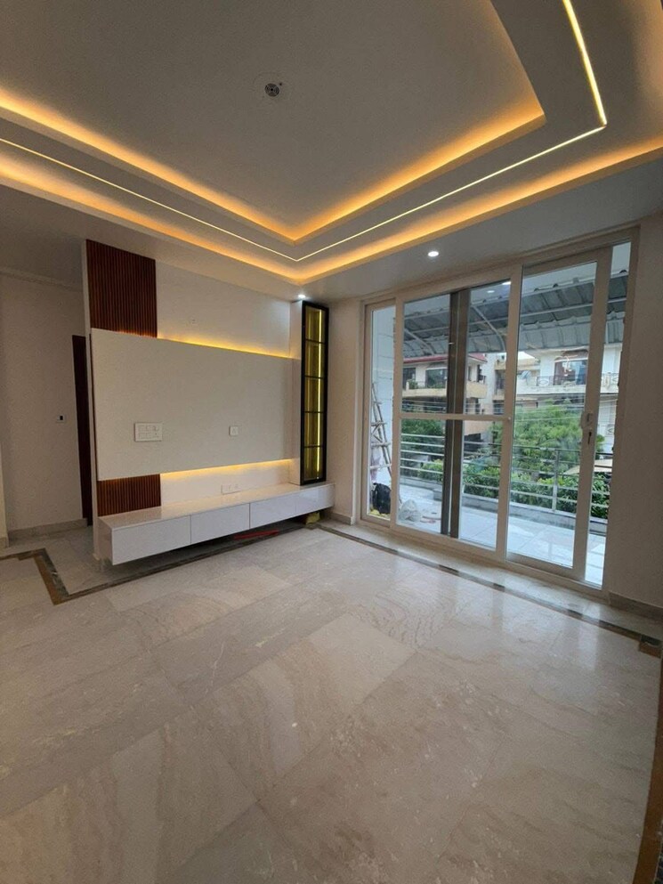 Room, uppal-southend 4 Bedroom 415 Sq.Yd. Builder Floor In Sector 49 Gurgaon 9368370