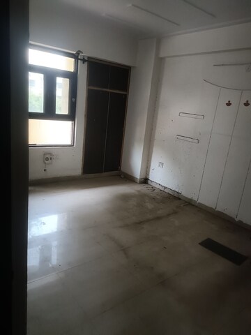 Room in 4 BHK Builder Floor at Rajendra Nagar Sector 5 – for Rent