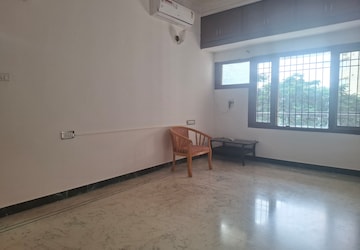 Room in 3 BHK Apartment at Banjara Hills – for Rent