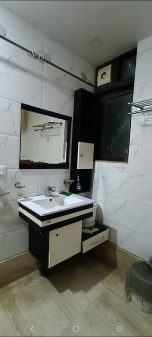 Team Area in 1.5 BHK Builder Floor at Govindpuri – for Rent