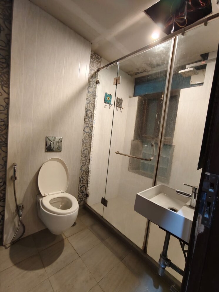 Bathroom, sushant-lok-2 4 Bedroom 3000 Sq.Ft. Villa In Sector 57 Gurgaon 9368423