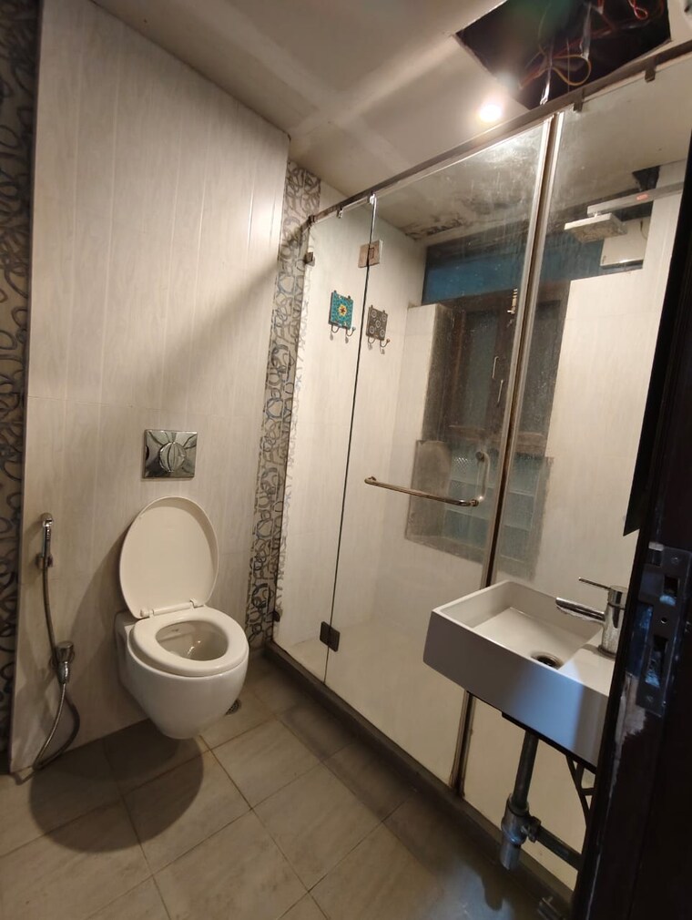 Bathroom, sushant-lok-2 4 Bedroom 3000 Sq.Ft. Villa In Sector 57 Gurgaon 9368423