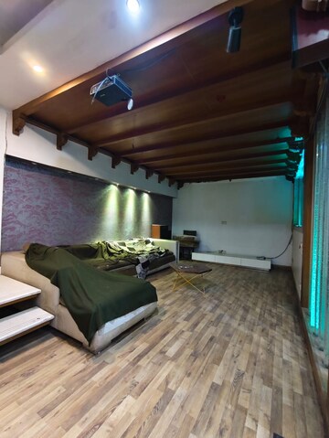 Living Room in 4 BHK Villa at Sushant Lok 2, Sector 57 – for Rent