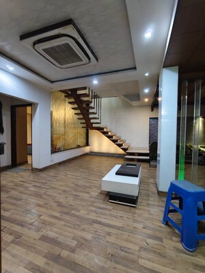 Staircase in 4 BHK Villa at Sushant Lok 2, Sector 57 – for Rent