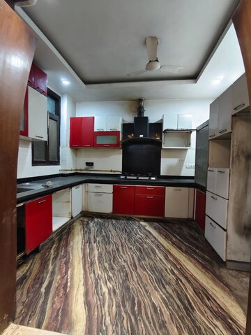Kitchen in 4 BHK Villa at Sushant Lok 2, Sector 57 – for Rent