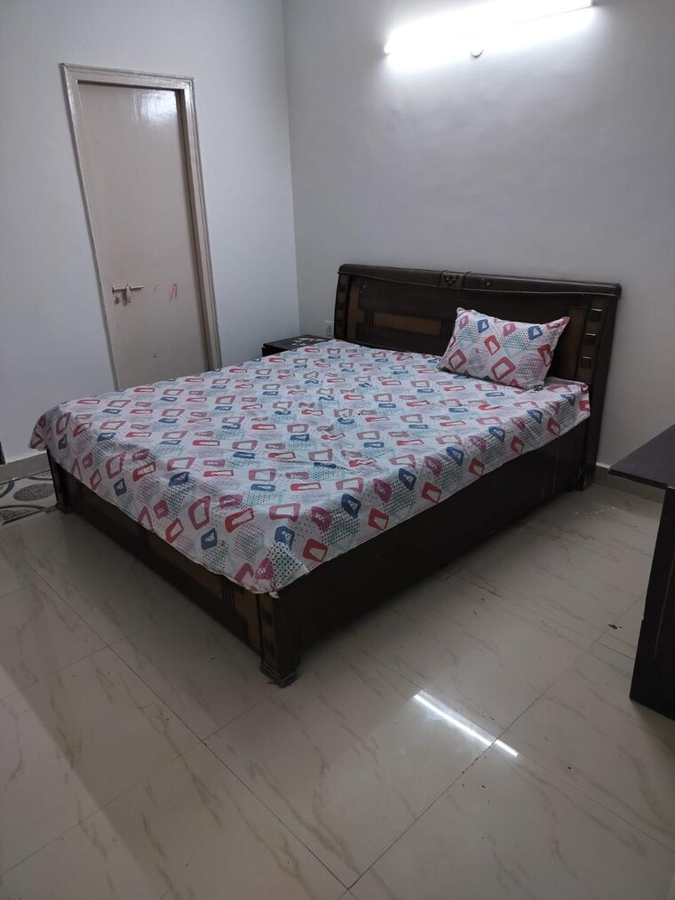 Bedroom, amrapali-princely-estate 2 Bedroom 875 Sq.Ft. Apartment In Sector 76 Noida 9368431