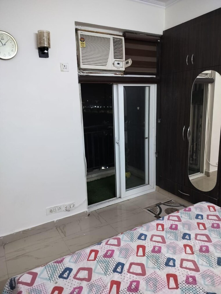 Bathroom, amrapali-princely-estate 2 Bedroom 875 Sq.Ft. Apartment In Sector 76 Noida 9368431