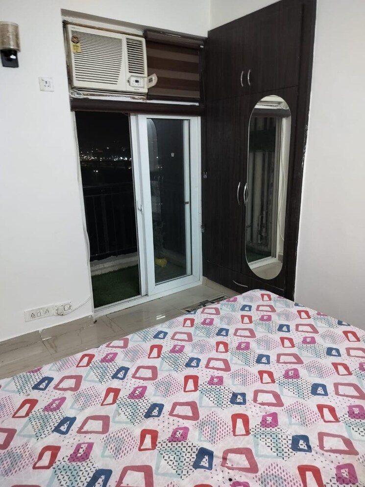 Bedroom, amrapali-princely-estate 2 Bedroom 875 Sq.Ft. Apartment In Sector 76 Noida 9368431