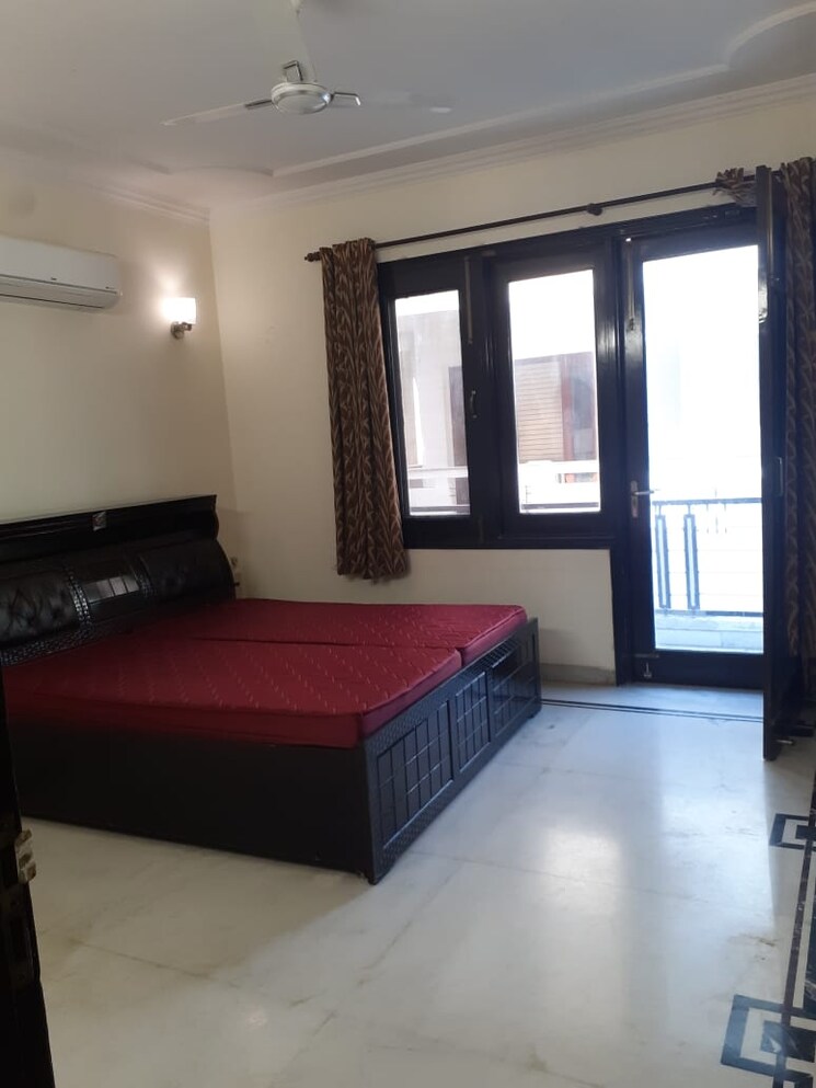 Bedroom, sector 45 3 Bedroom 2500 Sq.Ft. Builder Floor In Sector 45 Gurgaon 9368439