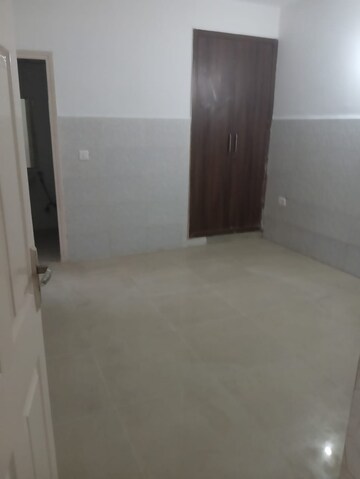 Room in 3 BHK Apartment at Amrapali Heartbeat City, Sector 107 – for Sale