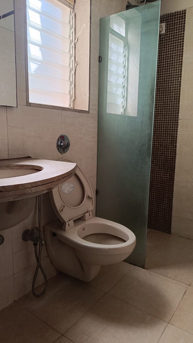 Bathroom, supreme-palms-2 3 Bedroom 1700 Sq.Ft. Apartment In Balewadi Pune 9368442