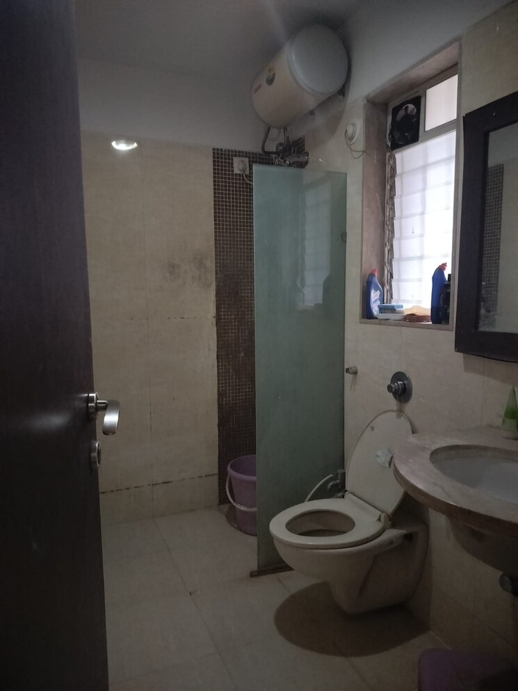 Bathroom, supreme-palms-2 3 Bedroom 1700 Sq.Ft. Apartment In Balewadi Pune 9368442