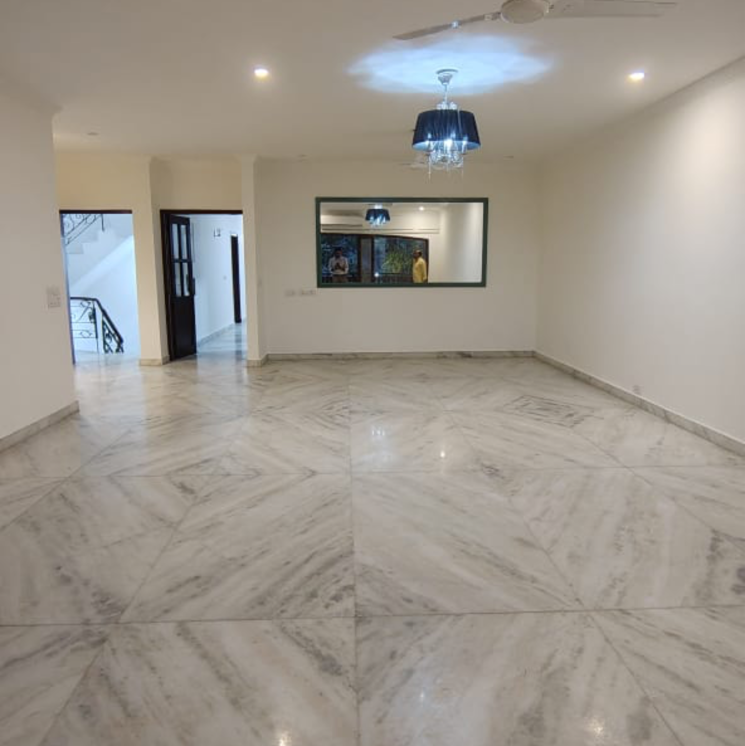 Room, vasant vihar 4 Bedroom 3600 Sq.Ft. Builder Floor In Vasant Vihar Delhi 9368474