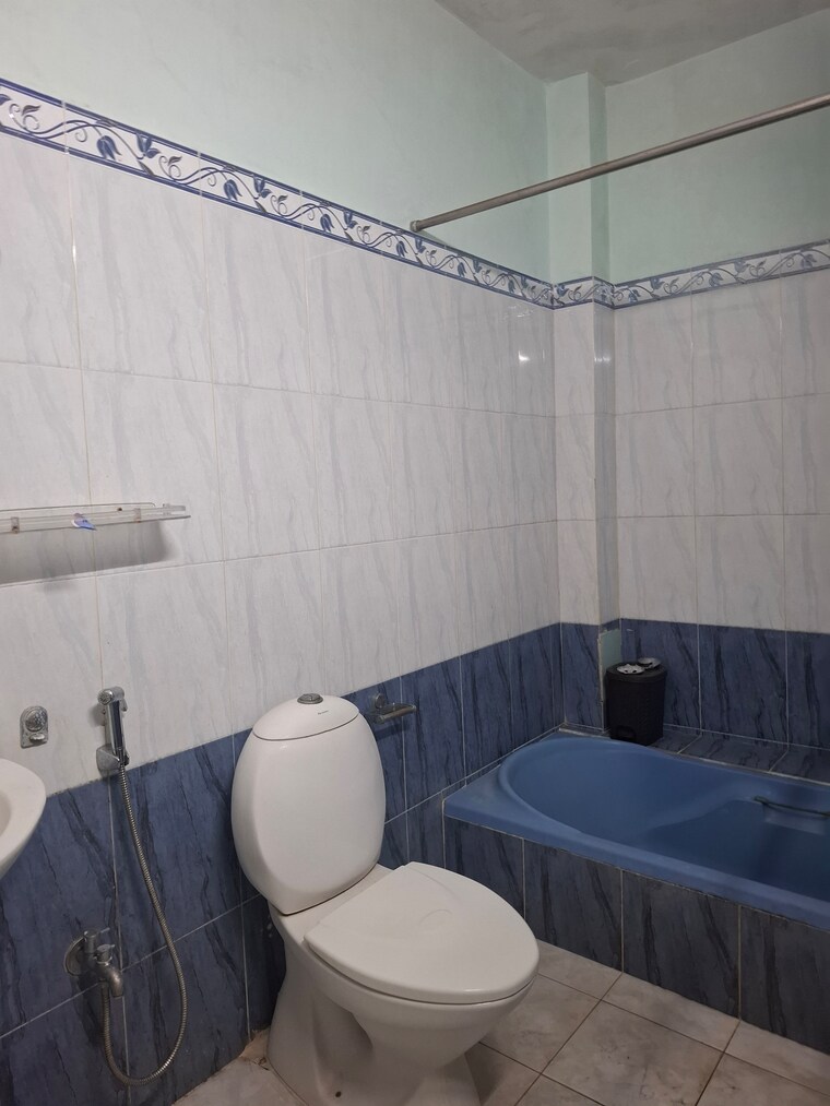 Bathroom, film nagar 3 Bedroom 2000 Sq.Ft. Apartment In Film Nagar Hyderabad 9368481