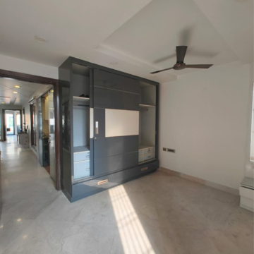 Room in 3.5 BHK Builder Floor at Boutique Residential Apartments R-62, Greater Kailash – for Sale