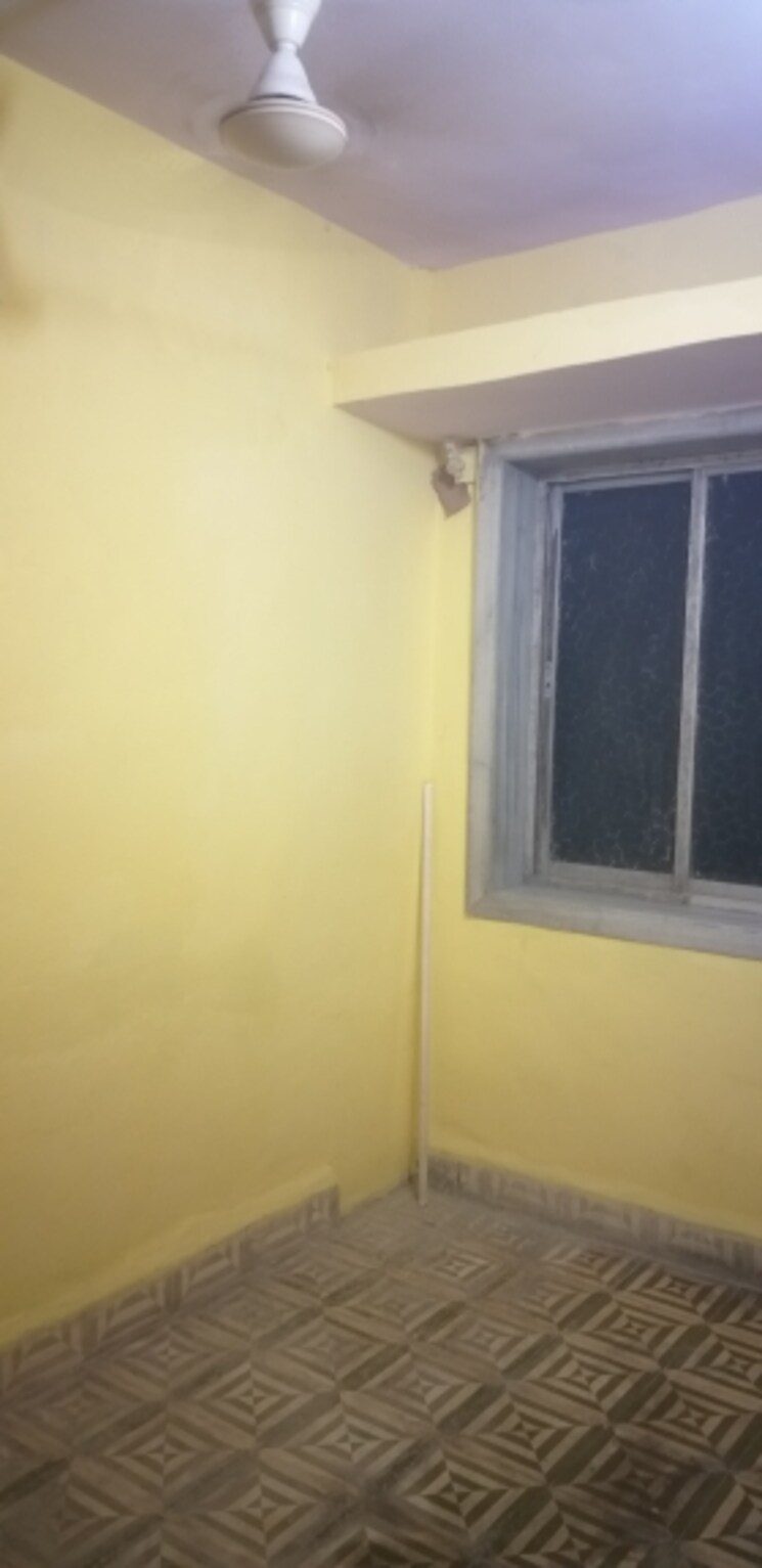 Room, shreerang-chs 1 Bedroom 440 Sq.Ft. Apartment In Shrirang Society Thane 9368528