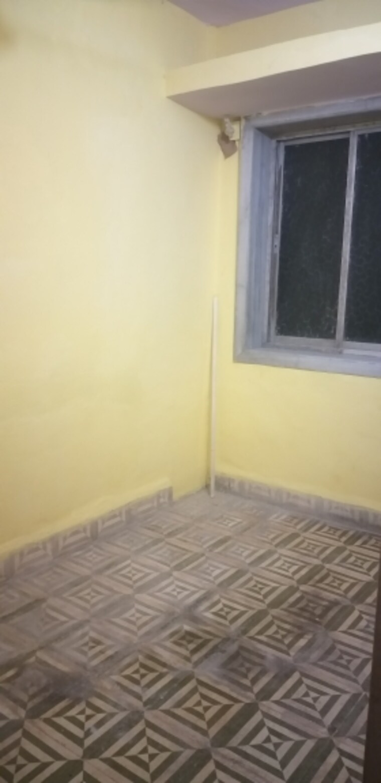 Room, shreerang-chs 1 Bedroom 440 Sq.Ft. Apartment In Shrirang Society Thane 9368528