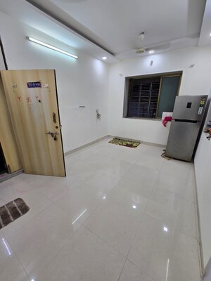 Room in 1 BHK Apartment at Mangesh Prasad Apartment, Vile Parle East – for Rent
