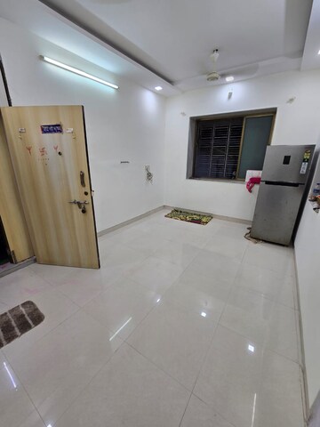 Room in 1 BHK Apartment at Mangesh Prasad Apartment, Vile Parle East – for Rent