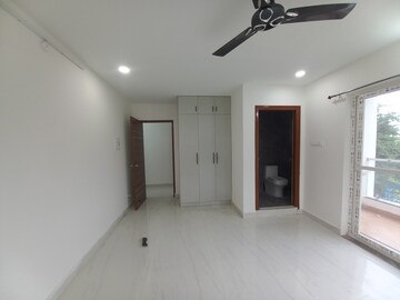 Room in 2 BHK Apartment at Elemental Earthwoods, Kokapet – for Rent