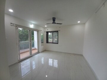 Room in 2 BHK Apartment at Elemental Earthwoods, Kokapet – for Rent