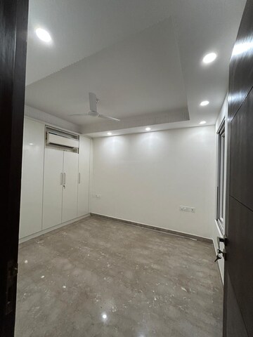 Room in 3 BHK Builder Floor at Greater Kailash I – for Rent