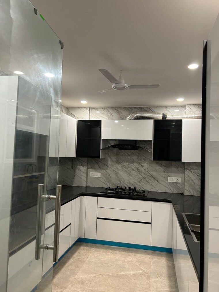 Kitchen, greater kailash i 3 Bedroom 270 Sq.Yd. Builder Floor In Greater Kailash I Delhi 9368536