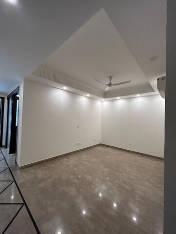 Room in 3 BHK Builder Floor at Greater Kailash I – for Rent