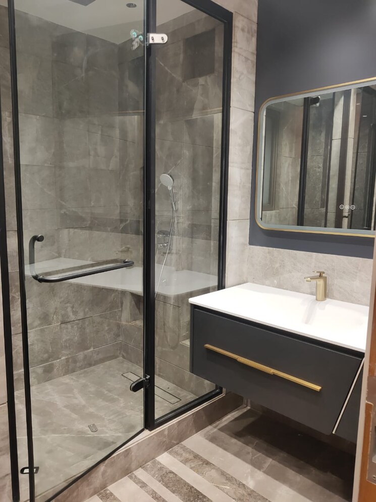 Bathroom, s-27-luxury-homes 4 Bedroom 370 Sq.Yd. Builder Floor In Greater Kailash Delhi 9368539