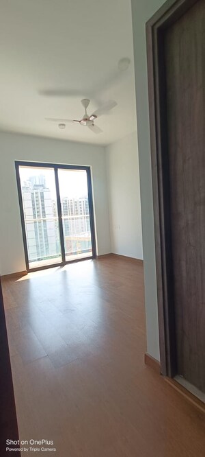 Room in 3 BHK Apartment at Risland The Icon, Dhokali – for Rent