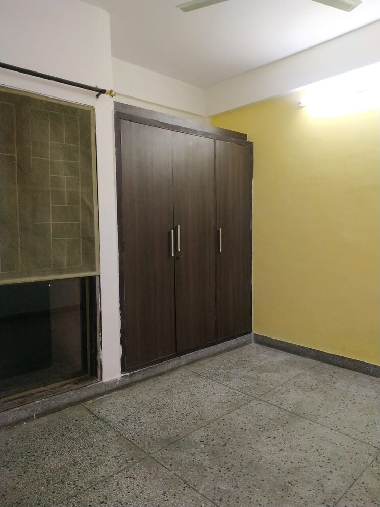 Room, jasola vihar 1 Bedroom 516 Sq.Ft. Apartment In Jasola Vihar Delhi 9368561