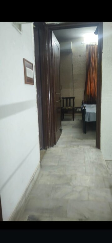 Room in 2 BHK Builder Floor at Chittaranjan Park – for Rent