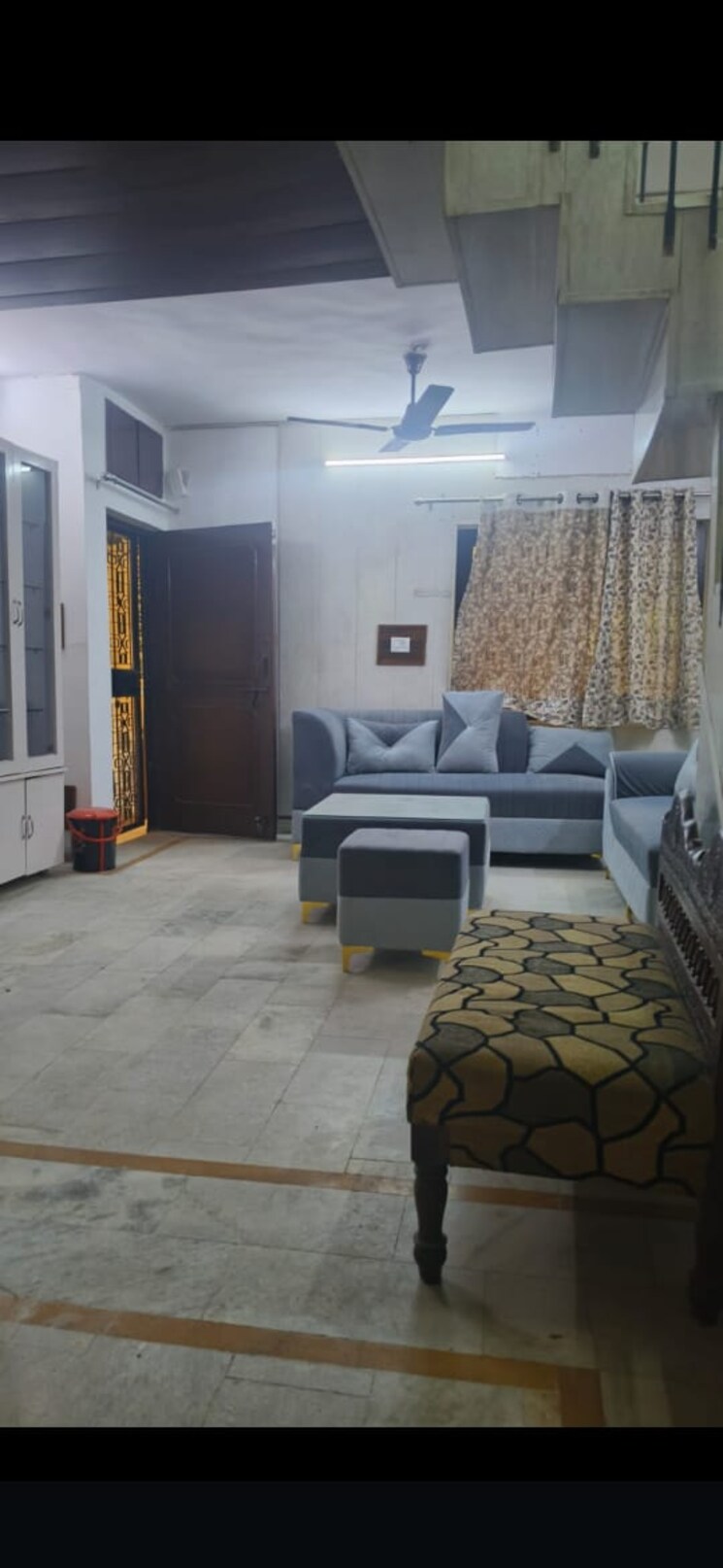 Living Room, chittaranjan park 2 Bedroom 900 Sq.Ft. Builder Floor In Chittaranjan Park Delhi 9368562