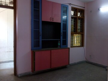 Room in 1 BHK Apartment at Jasola Vihar – for Sale