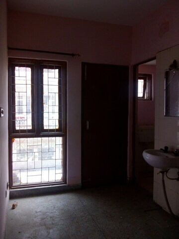 Room in 1 BHK Apartment at Jasola Vihar – for Sale