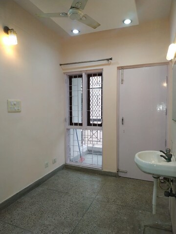 Room in 1 BHK Apartment at Jasola Vihar – for Sale