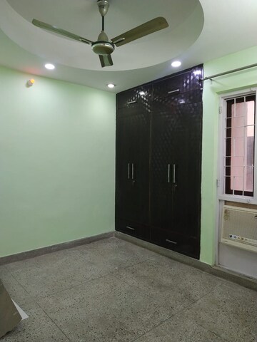Room in 1 BHK Apartment at Jasola Vihar – for Sale