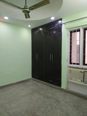 Room in 1 BHK Apartment at Jasola Vihar – for Sale