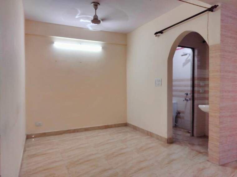 Room, molarband extension 2 Bedroom 650 Sq.Ft. Apartment In Molarband Extension Delhi 9368567