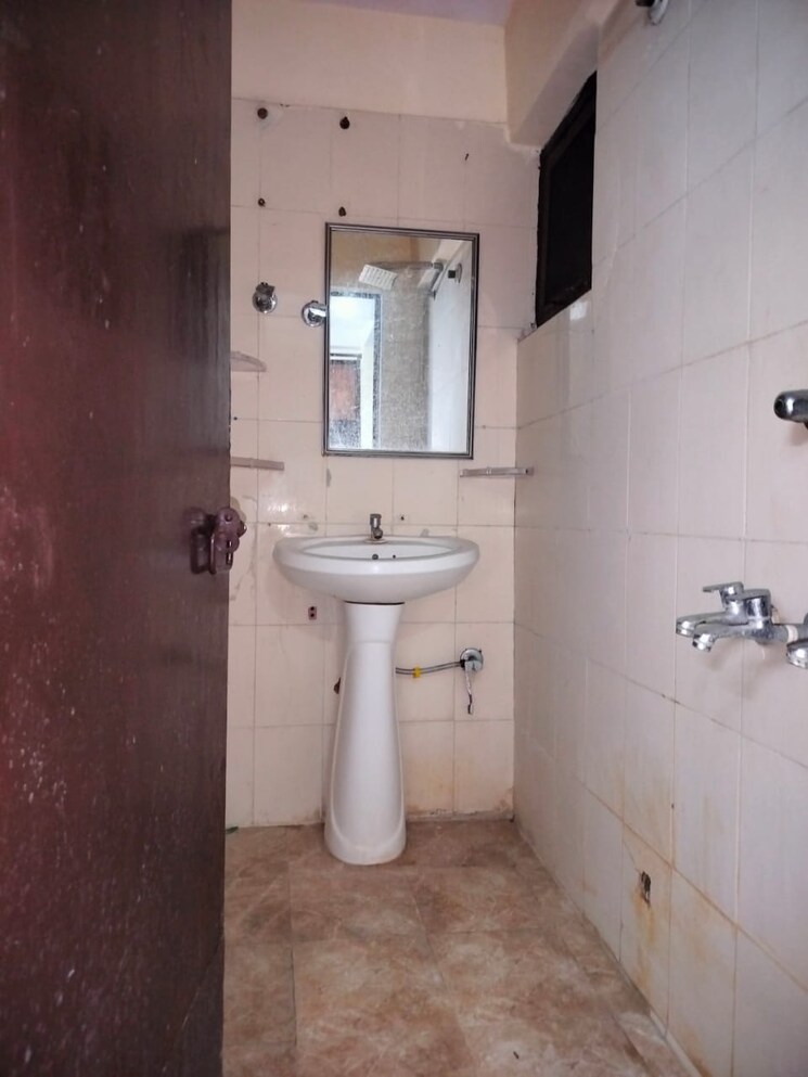 Bathroom, molarband extension 2 Bedroom 650 Sq.Ft. Apartment In Molarband Extension Delhi 9368567